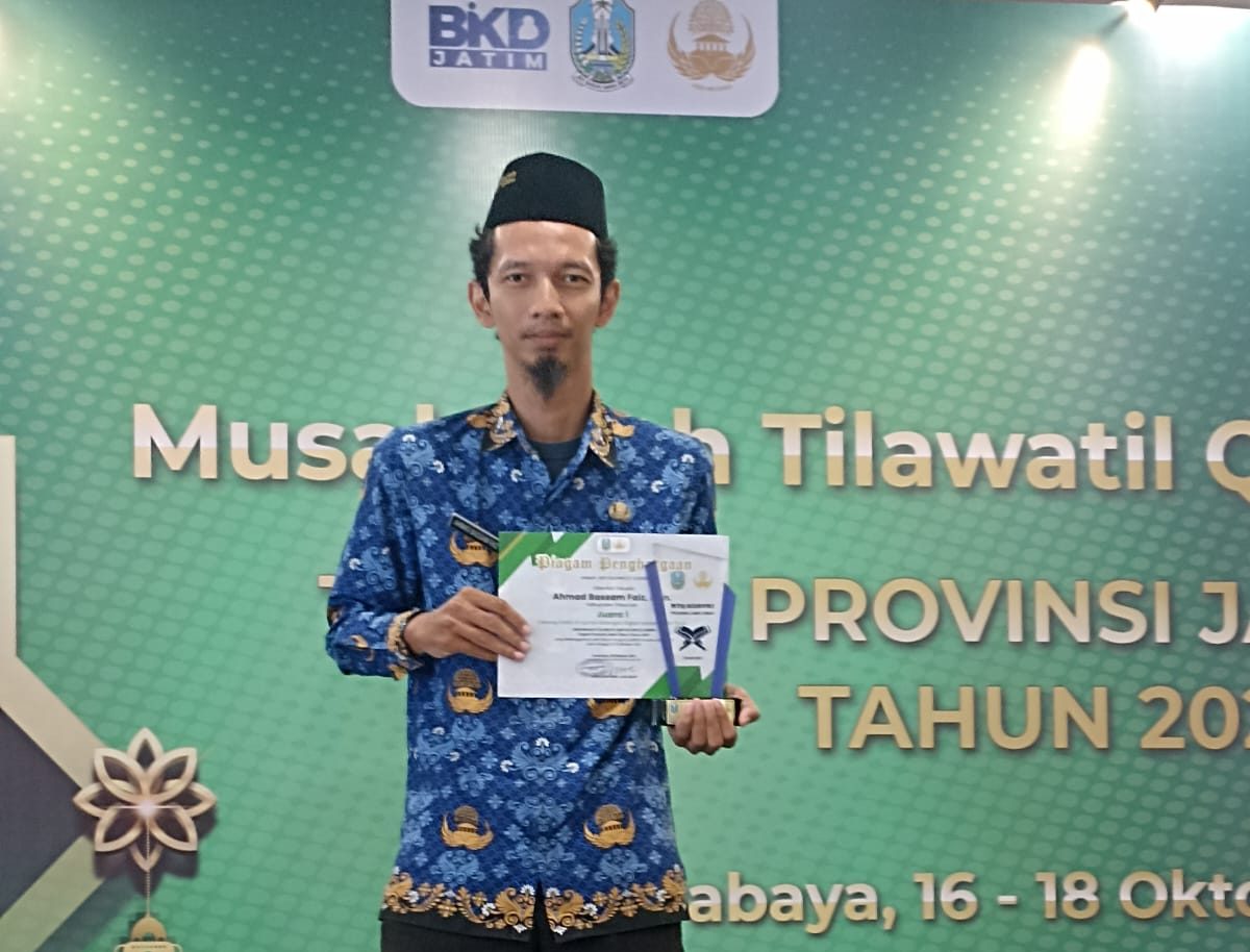 Guru DKV SMKN 1 Bangil Raih Juara 1 Lomba Kaligrafi Di MTQ Korpri Jatim ...