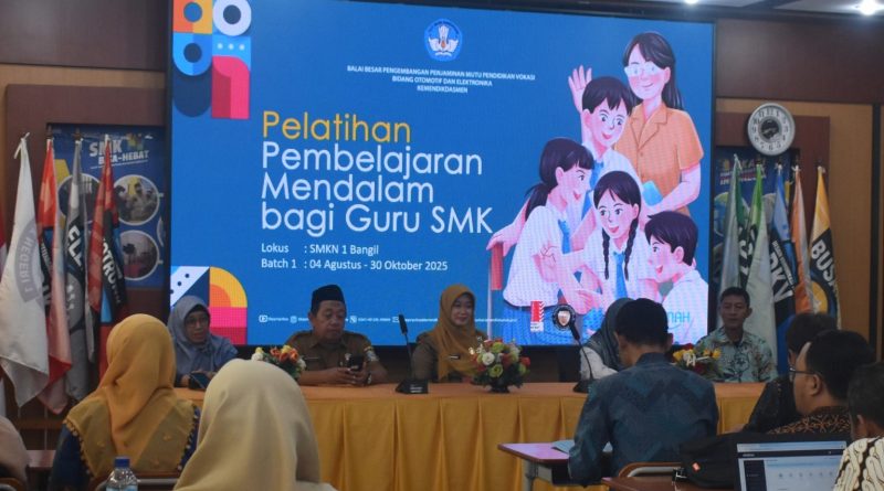 Pelatihan Pembelajaran Mendalam bagi Guru SMK di SMKN 1 Bangil