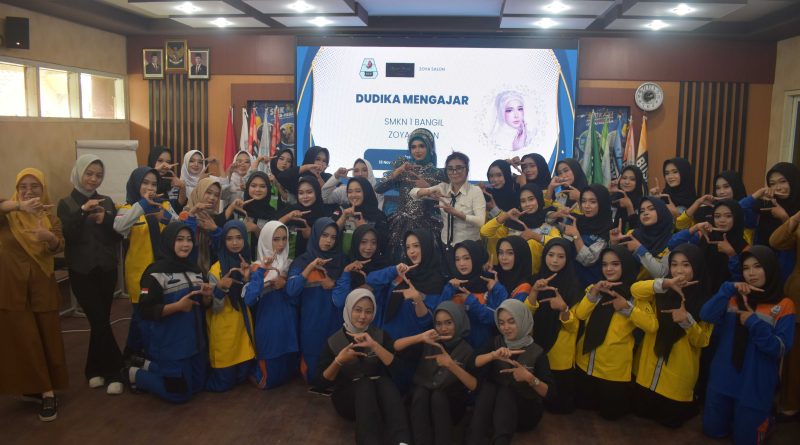 ZOYA Salon Hadir, Siswa Busana Makin Kreatif!